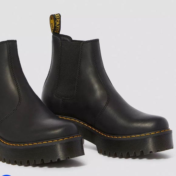 Dr. Martens ROMETTY WYOMING LEATHER
CHELSEA BOOTS - Picture 2 of 6